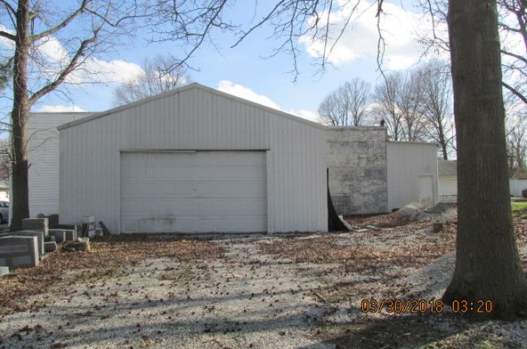 209 S Poplar St, Mount Olive, IL 62069